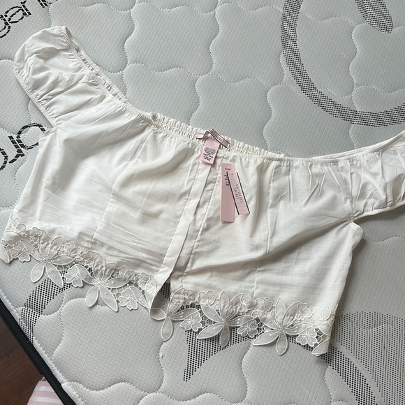 New - Picture 1 of 4